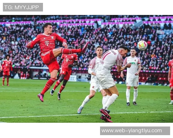 拜仁海报热身美因茨之战阿方索戴维斯独自亮相展现风采